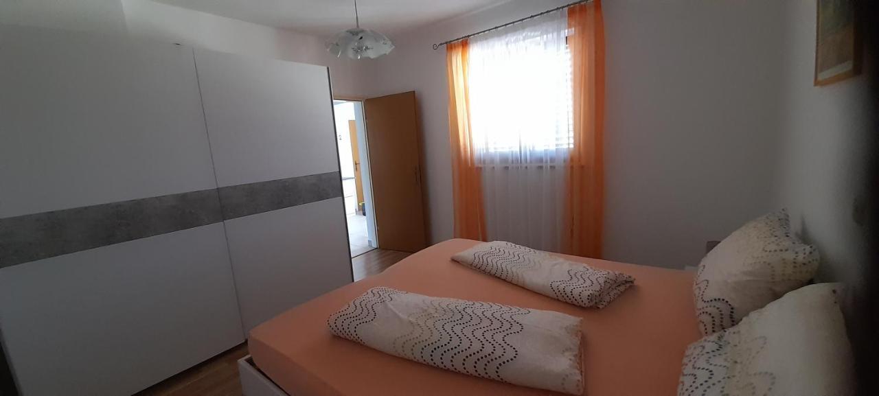 Bevanda Pula Buitenkant foto