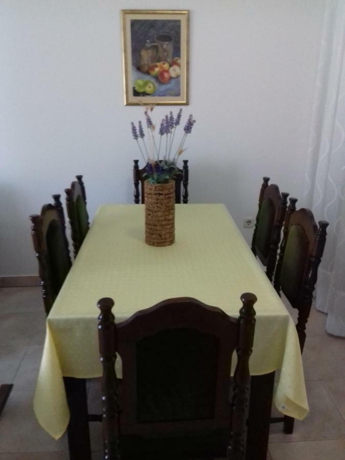 Bevanda Pula Buitenkant foto