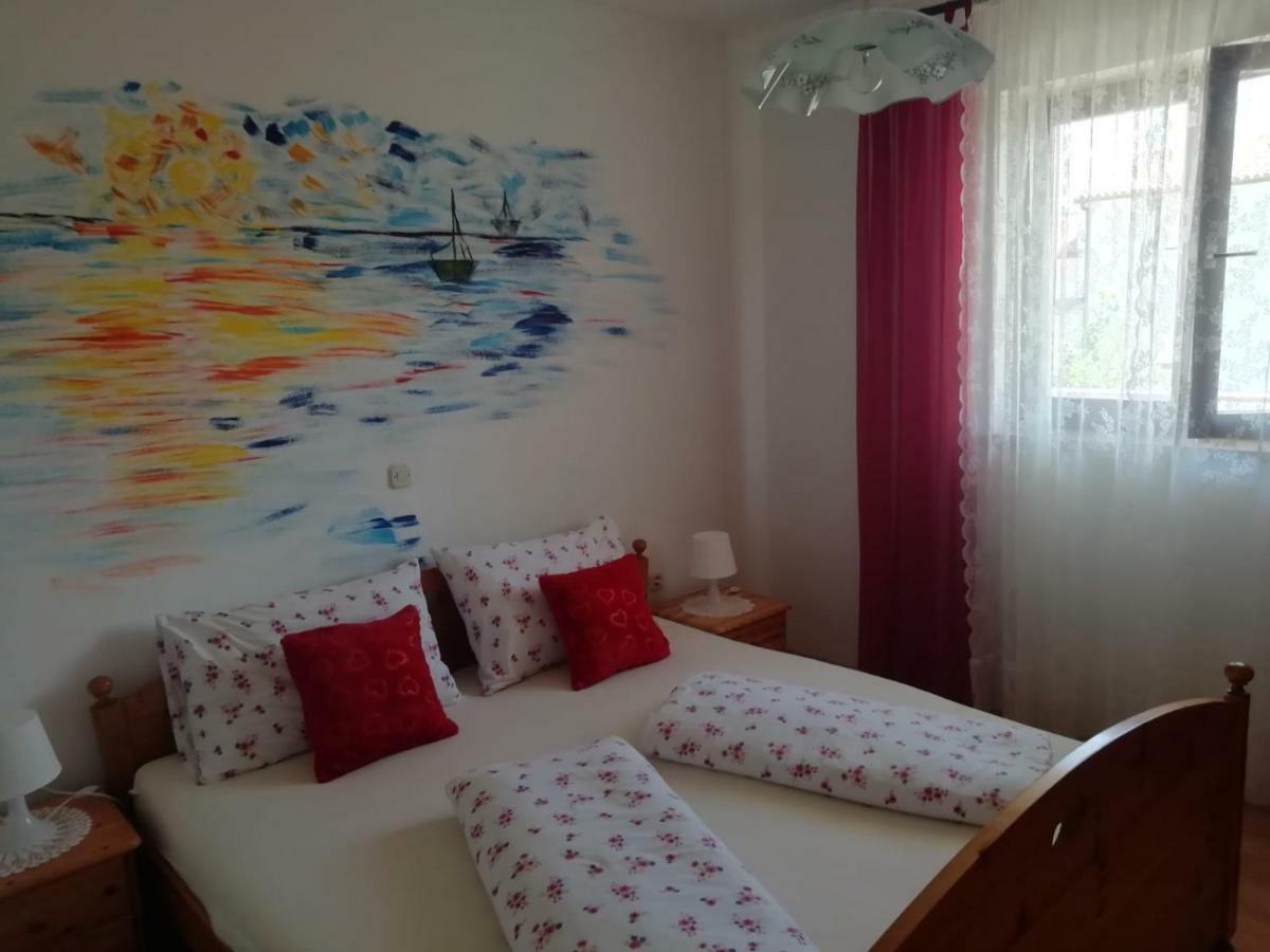 Bevanda Pula Buitenkant foto