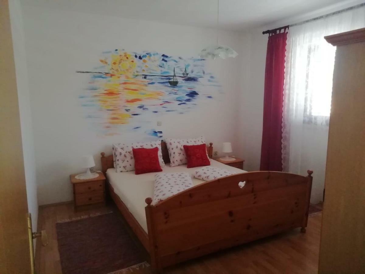 Bevanda Pula Buitenkant foto